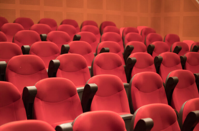 CÓMO ATRAER A LAS NUEVAS AUDIENCIAS